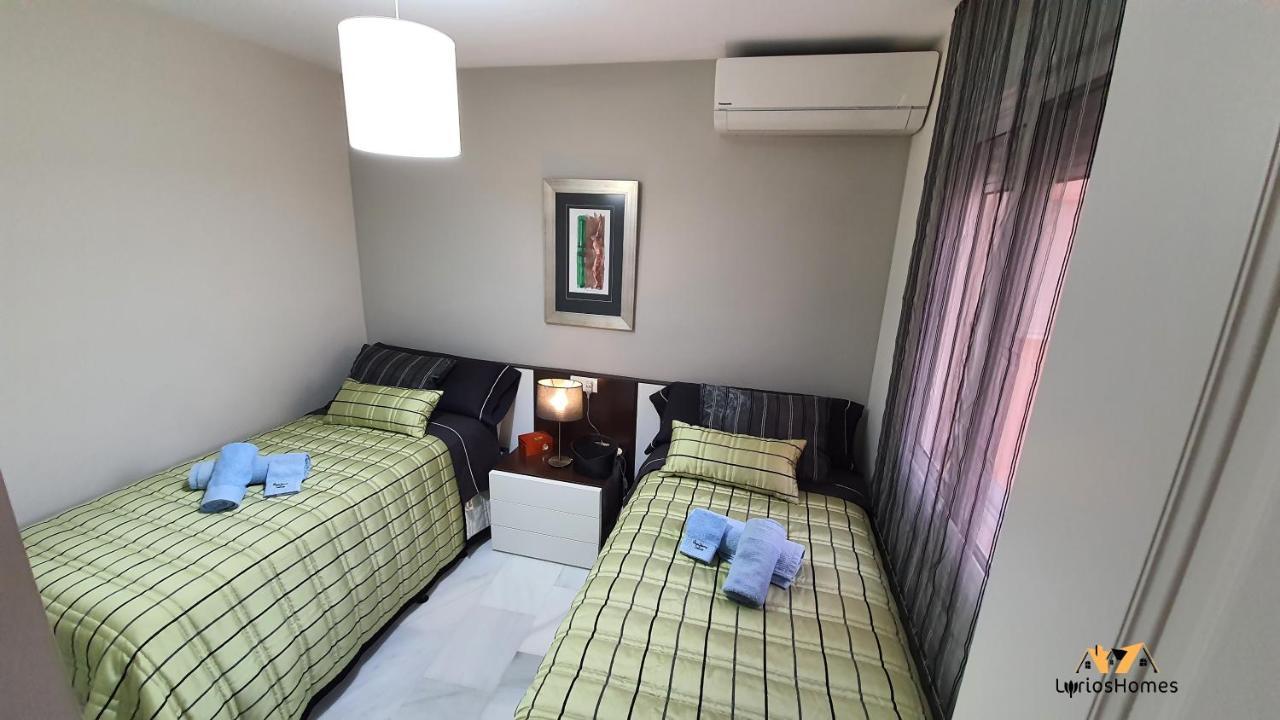 Lyrioshomes , Piscina Y Parque Infantil *