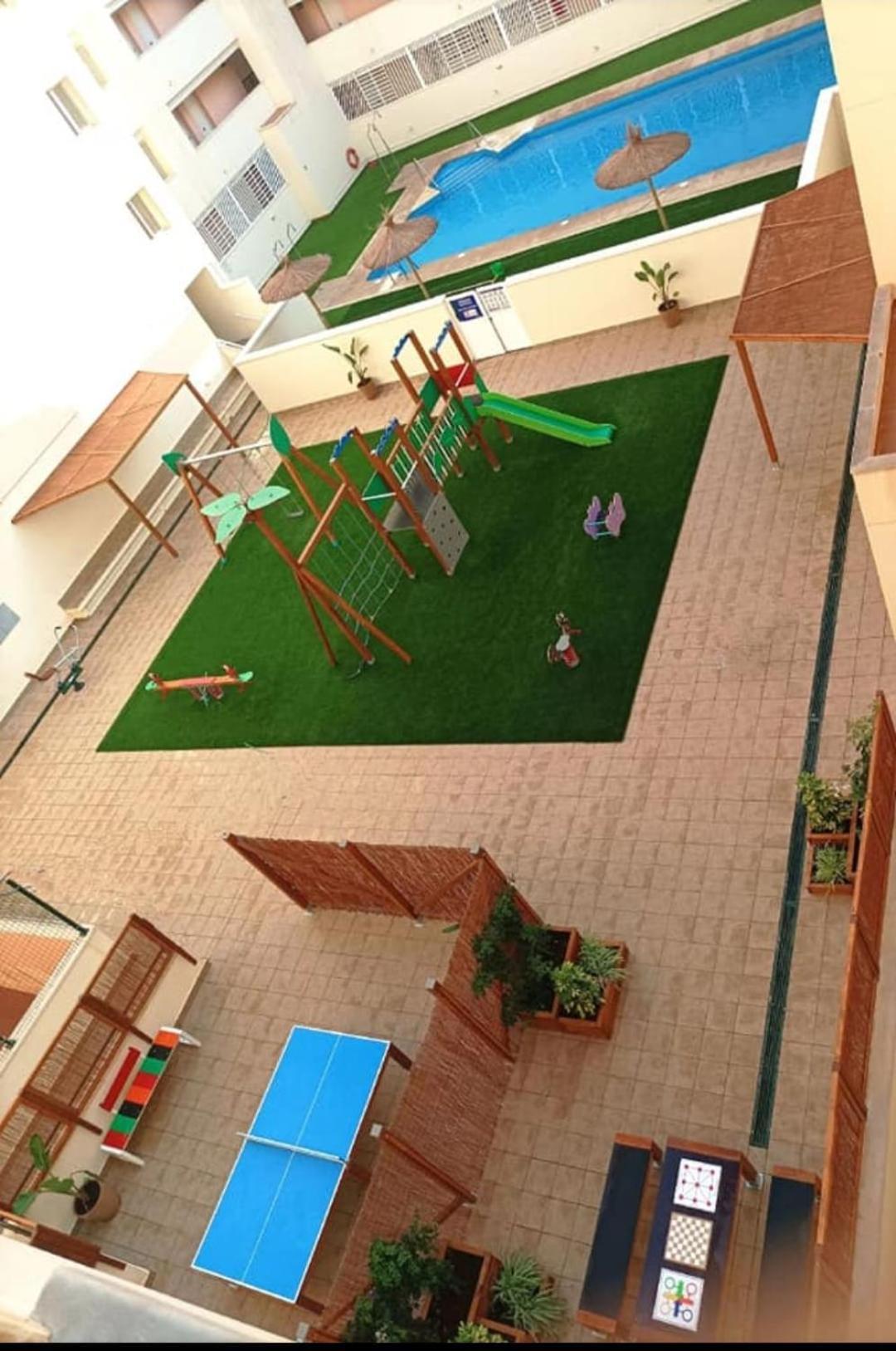 Lyrioshomes , Piscina Y Parque Infantil * Roquetas de Mar